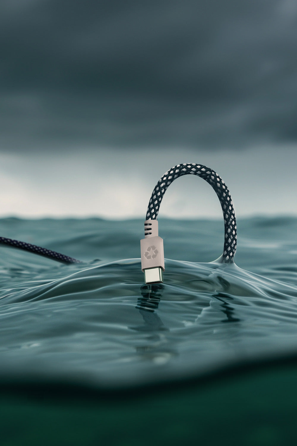 Cable USB-C de 100W (2m) - Color 'Sea Blue' - Hecho de redes de pesca recicladas - Arboleda Store