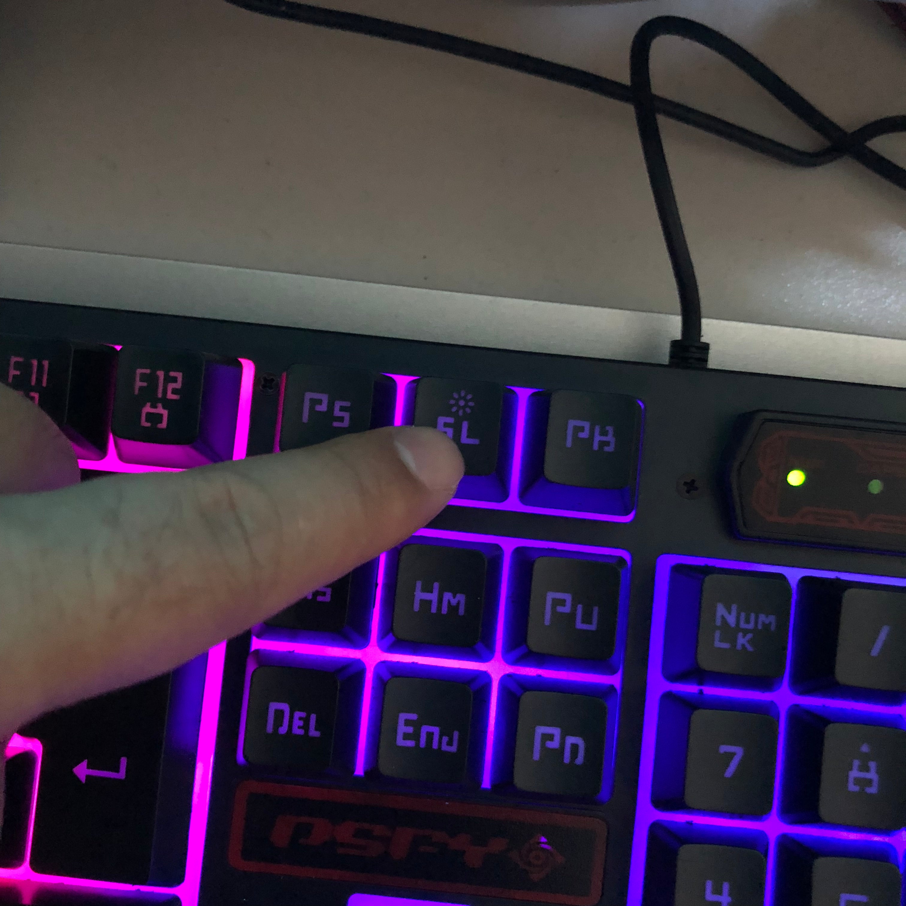 Teclado con Retroiluminación - Arboleda Store